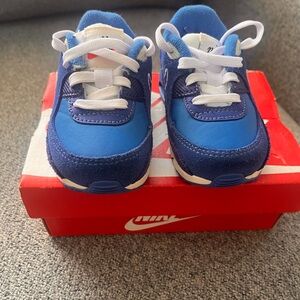 Nike Kids Sneakers in Blue and White
